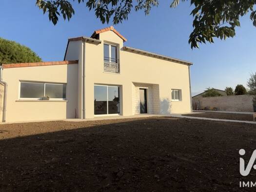 Pavillon à vendre 359 000 € 6 pièces 4 chambres 206,92 m² 824 m² de terrain Neuville-de-Poitou 86170