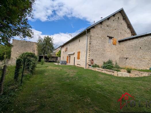 Maison à vendre 159 000 € 6 pièces 3 chambres 155 m² 685 m² de terrain Ecuelle 70600