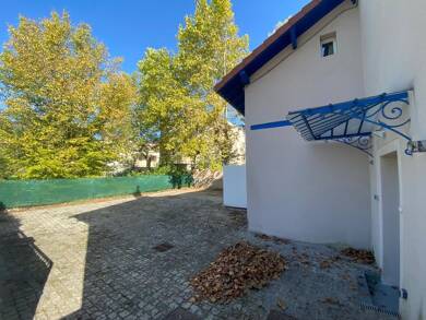 Appartement à louer 940 € 3 pièces 2 chambres 61 m² RDC/2 Charbonnieres les Bains 69260