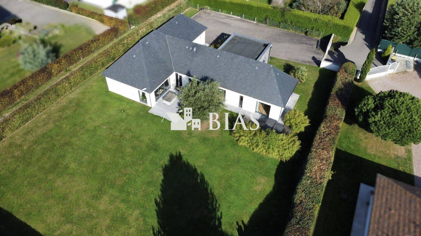 Maison à vendre, 186m², SAINT OUEN DE THOUBERVILLE