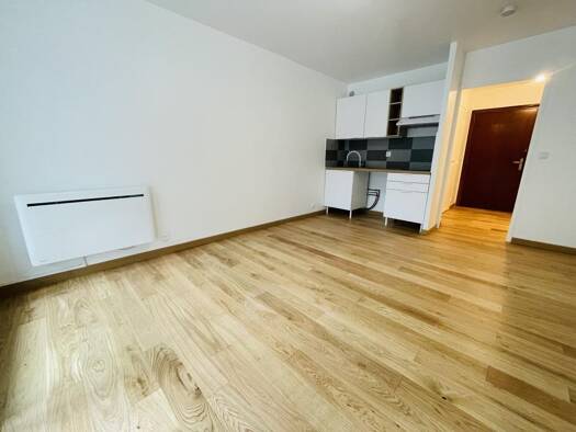 Studio à louer 700 € 1 pièce 24 m² RDC disponible dès maintenant La Capelette Marseille 10ème arrondissement 13010