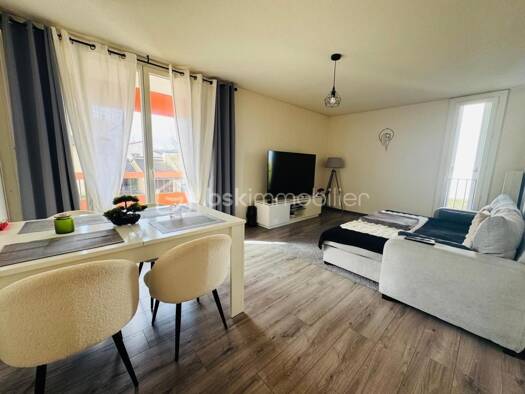 Appartement à vendre 135 000 € 3 pièces 2 chambres 66 m² Étage 1/4 La Poste Billère 64140