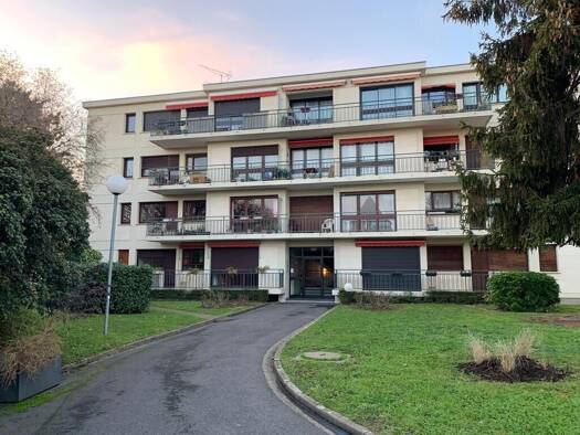 Appartement à louer 1 150 € 2 pièces 2 chambres 65,2 m² RDC La Cerisaie Eaubonne 95600