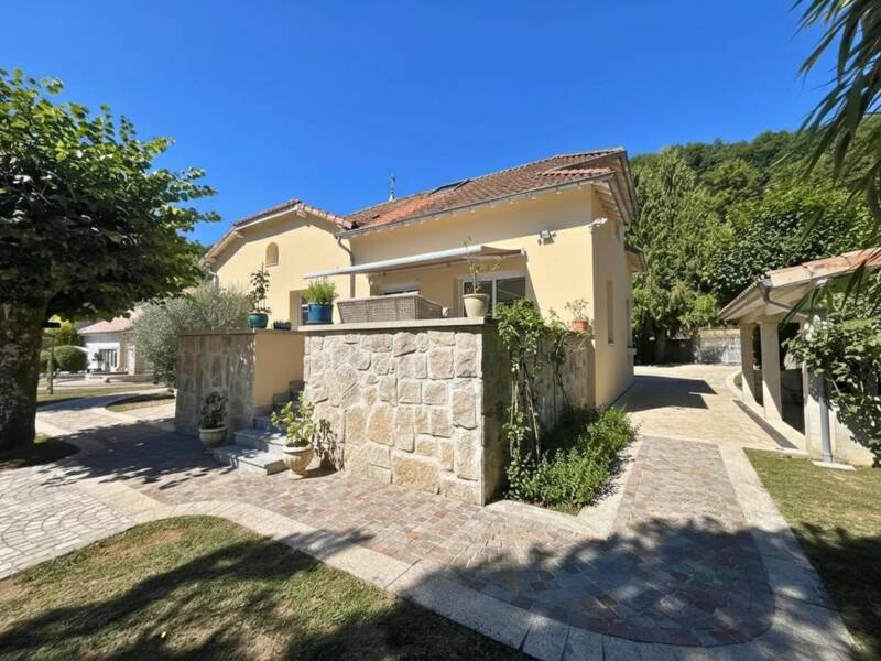 Maison à vendre, 275m², SAINT VICTOR DE CESSIEU