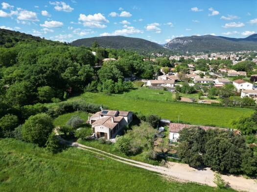 Maison de plain-pied à vendre 534 500 € 4 pièces 3 chambres 120 m² 2 000 m² de terrain Cazilhac 34190