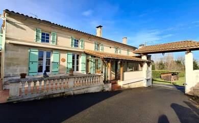 Maison à vendre 511 100 € 8 pièces 5 chambres 153 m² 6 386 m² de terrain Berson 33390