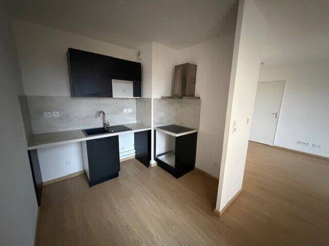 Maison à louer, 39m², LA TOUR DE SALVAGNY