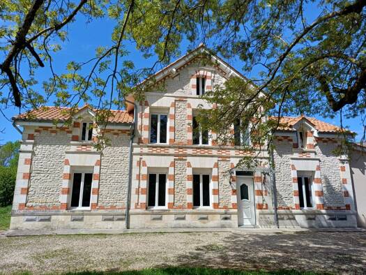 Maison à vendre 212 987 € 5 pièces 4 chambres 140 m² 3 188 m² de terrain Saint-Germain-de-Vibrac 17500