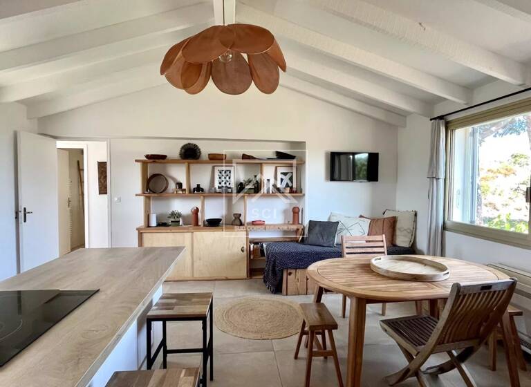 Appartement à vendre 425 000 € 3 pièces 2<br/>chambres 48,3 m²<br/>superficie 1er<br/>étage Zone Éparse Ouest Porto-Vecchio 20137