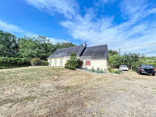Maison de plain-pied à vendre 607 840 € 4 pièces 3 chambres 90 m² 3 136 m² de terrain Le Hezo 56450