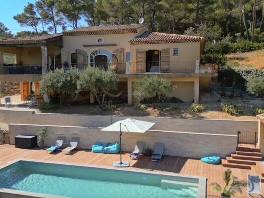 Maison à vendre 1 890 000 € 5 pièces 4 chambres 240 m² 4 000 m² de terrain Aix-en-Provence 13100