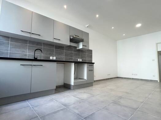 Appartement à louer 470 € 2 pièces 1 chambre 36 m² RDC Sury-le-Comtal 42450