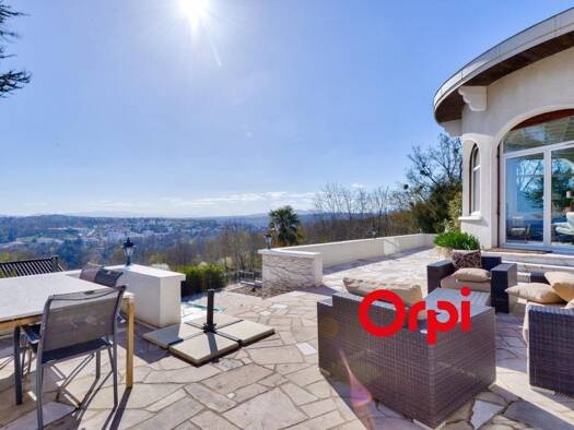 Maison à vendre 1 250 000 € 6 pièces 5 chambres 343 m² 3 500 m² de terrain Centre Sainte-Foy-lès-Lyon 69110