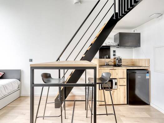 Duplex à louer - Première occupation 1 000 € 1 pièce 2 chambres 28 m² RDC/8 Est Palaiseau 91120