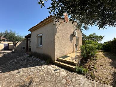 Maison de plain-pied à louer 1 250 € 5 pièces 3 chambres 117 m² 580 m² de terrain Roujan 34320