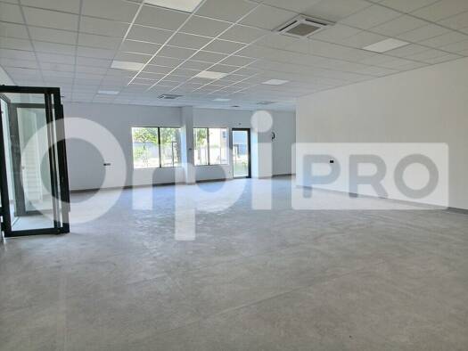 Local commercial à louer 1 740 € 116 m² de surface de vente Serris 77700