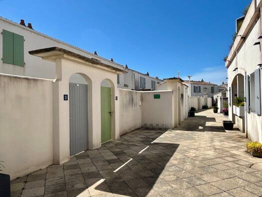 Maison à vendre 367 000 € 3 pièces 2 chambres 46 m² 13 612 m² de terrain La Flotte 17630