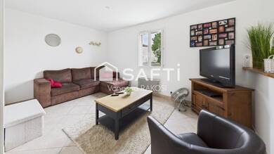 Maison de plain-pied à vendre 245 000 € 5 pièces 3 chambres 105 m² 1 408 m² de terrain Saint-Mard 17700