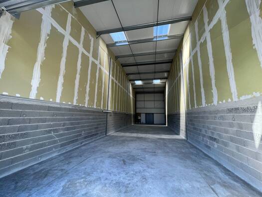 Local d'activités à louer 2 400 € 123 m² d'espace de stockage Ouest et Sud Borgo 20290