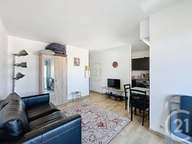 Appartement à louer 780 € 1 pièce 27 m² 2ème étage Antibes 06600