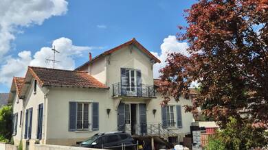 Maison à vendre 294 000 € 7 pièces 4 chambres 190 m² 436 m² de terrain Leclerc-Centre Ouest Brie Comte Robert 77170