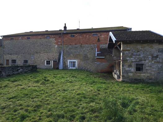 Ferme à vendre 75 000 € 5 pièces 3 chambres 147,7 m² 3 452 m² de terrain Nonville 88260