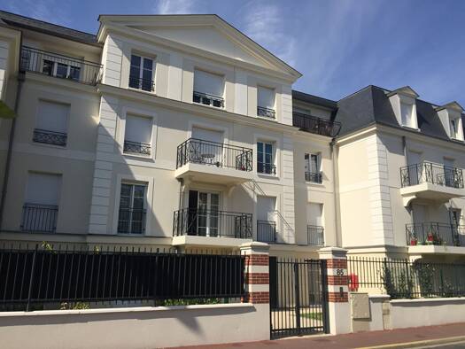 Appartement à louer 678 € 1 pièce 31 m² RDC/3 Hôtel de Ville-Bel Air Franconville 95130