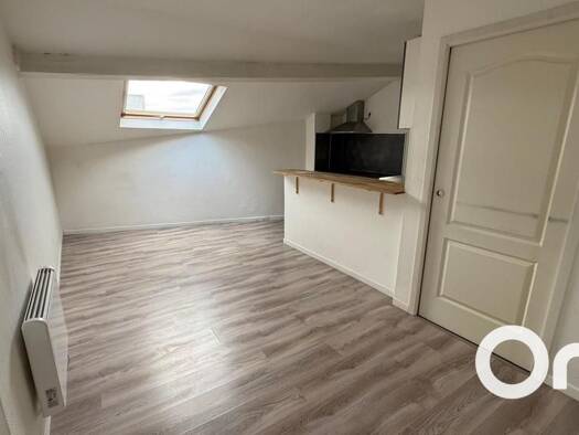 Appartement à vendre 99 000 € 2 pièces 1 chambre 41,91 m² Étage 4/4 Rive de Seine Sud Est Melun 77000