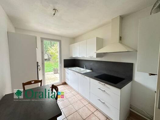 Appartement à louer 903 € 3 pièces 2 chambres 75,3 m² RDC/4 Belleroche Villefranche-sur-Saône 69400