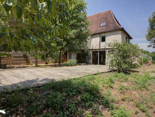 Maison à vendre 205 608 € 8 pièces 4 chambres 160 m² 1 849 m² de terrain Altillac 19120