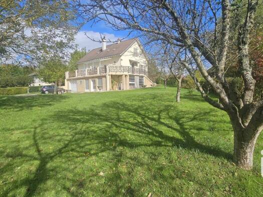 Maison à vendre 180 000 € 7 pièces 5 chambres 150 m² 2 757 m² de terrain Jourgnac 87800