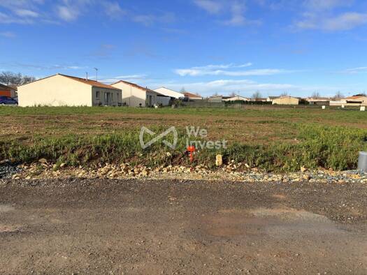 Terrain à vendre 39 000 € 332 m² de terrain Ouest Luçon 85400
