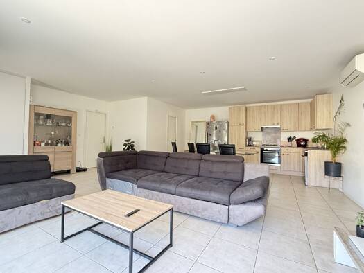 Maison de plain-pied à vendre 269 000 € 4 pièces 3 chambres 102 m² 970 m² de terrain Benon 17170