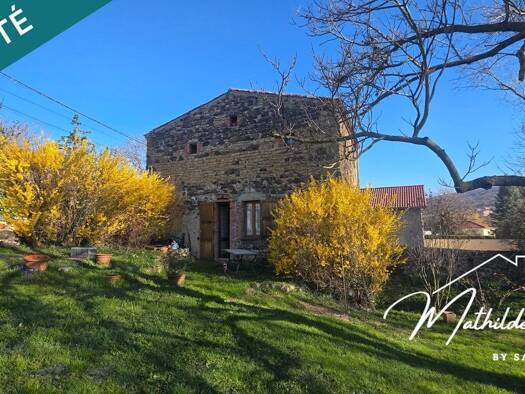 Maison à vendre 129 900 € 3 pièces 2 chambres 84 m² 1 818 m² de terrain Gignat 63340