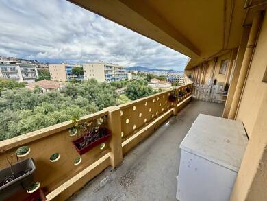 Appartement à louer 1 100 € 3 pièces 2 chambres 55 m² Nice 06200