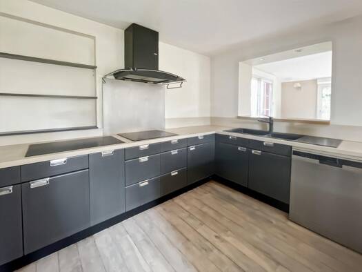 Maison à louer 2 150 € 6 pièces 5 chambres 172,9 m² 1 400 m² de terrain Sainte-Foy-d'Aigrefeuille 31570