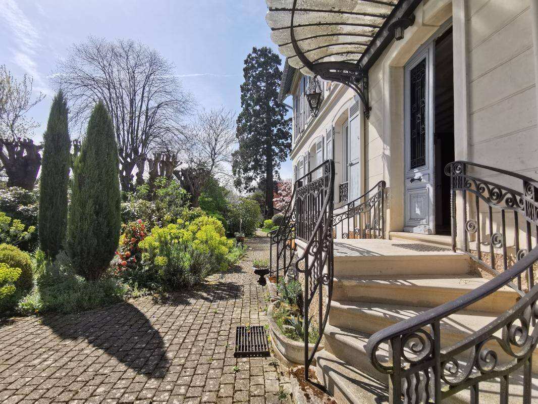 Maison à vendre, 280m², MANDRES LES ROSES
