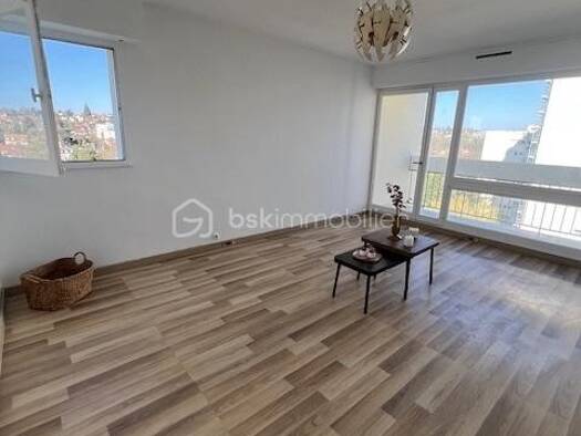 Appartement à vendre 139 000 € 3 pièces 2 chambres 67 m² Étage 8/13 Les Cinéastes Épinay-sous-Sénart 91860
