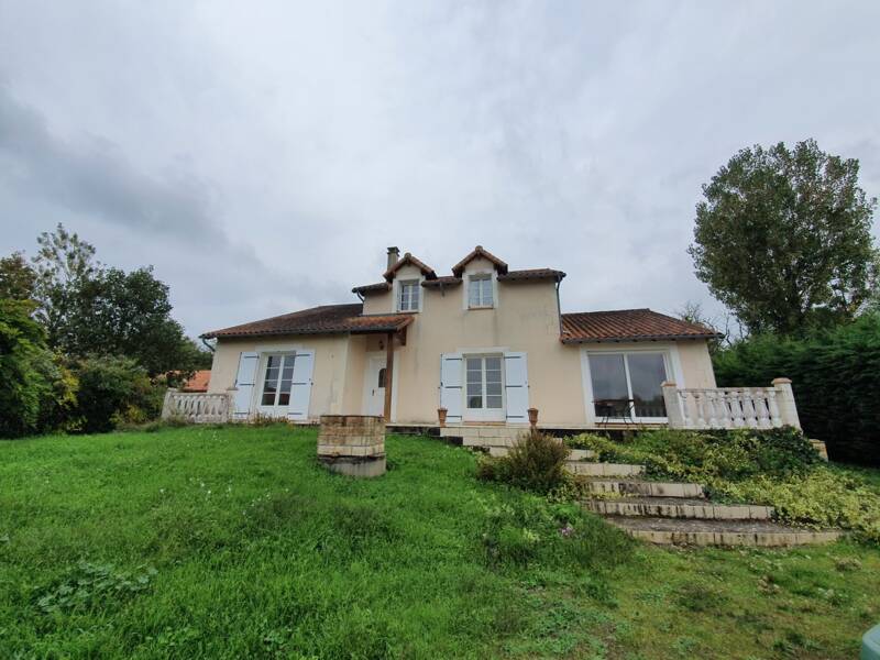Maison à louer, 176m², LA PUYE