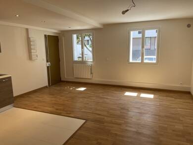 Appartement à louer 1 633 € 3 pièces 2 chambres 64,8 m² RDC Solidarité Carnot Montreuil 93100