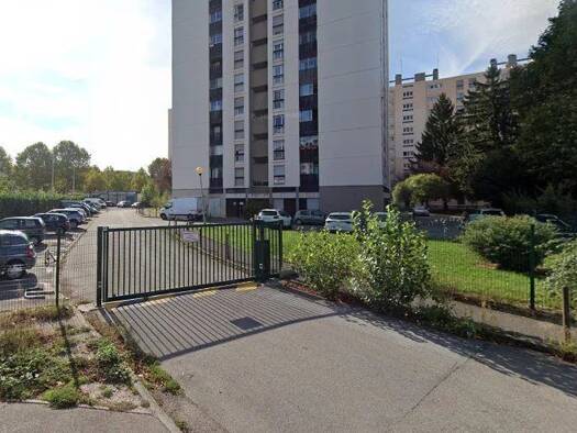 Parking à vendre 4 900 € Le Pont-de-Claix 38800