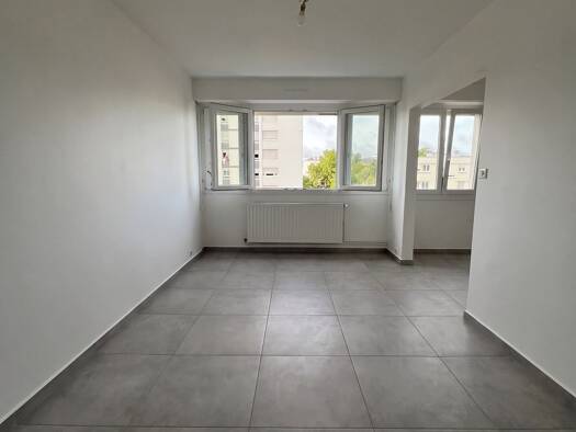 Appartement à vendre 96 000 € 4 pièces 3 chambres 78 m² 3ème étage La Californie Jarville-la-Malgrange 54140