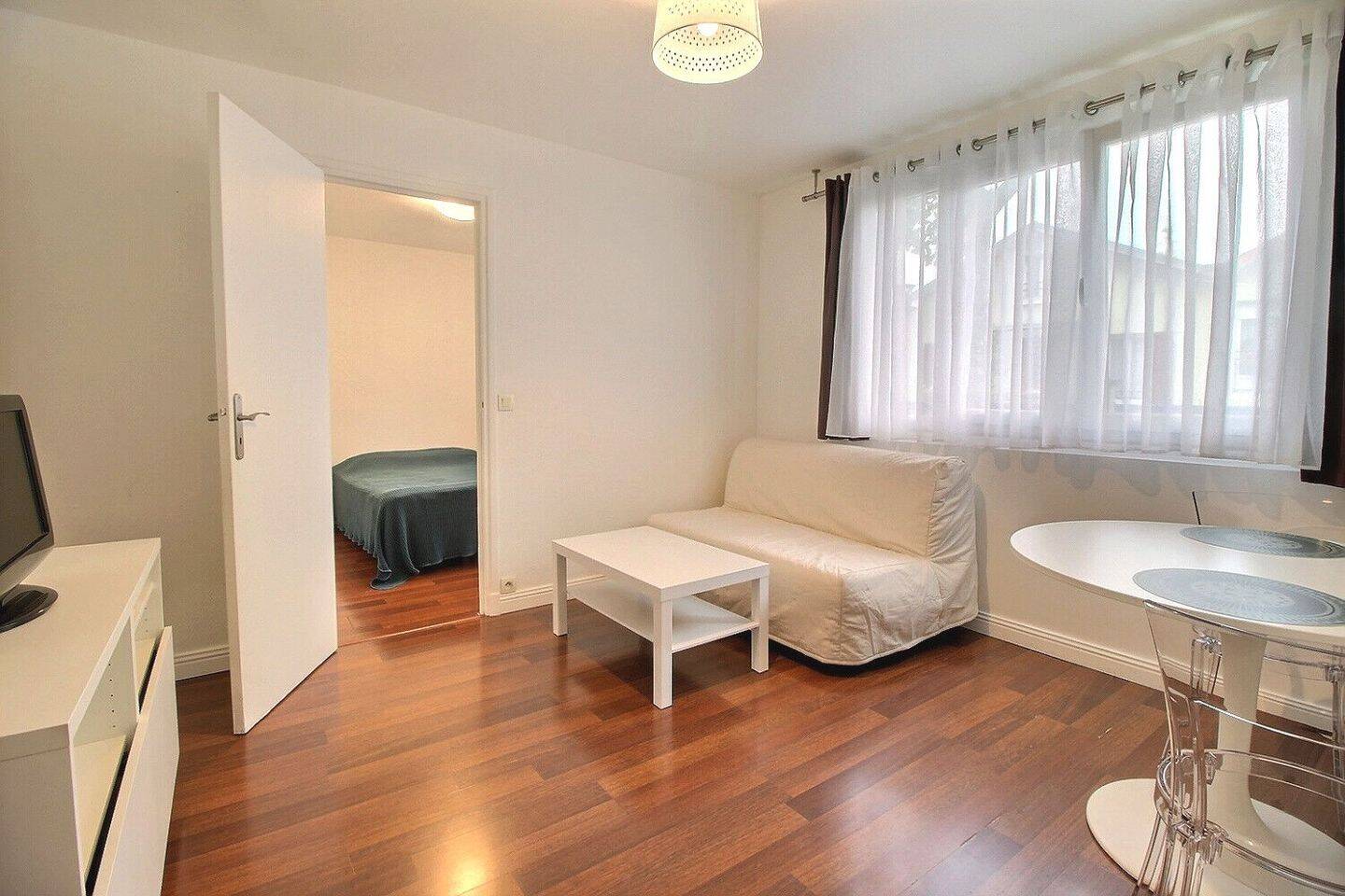 Maison à louer, 33m², COURBEVOIE
