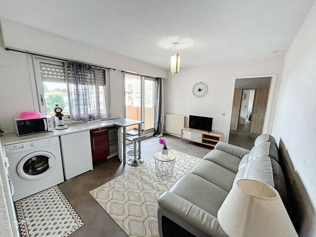 Appartement à louer 580 € 2 pièces 1 chambre 31 m² disponible à partir du 23/06/2025 Le Hameau Pau 64000