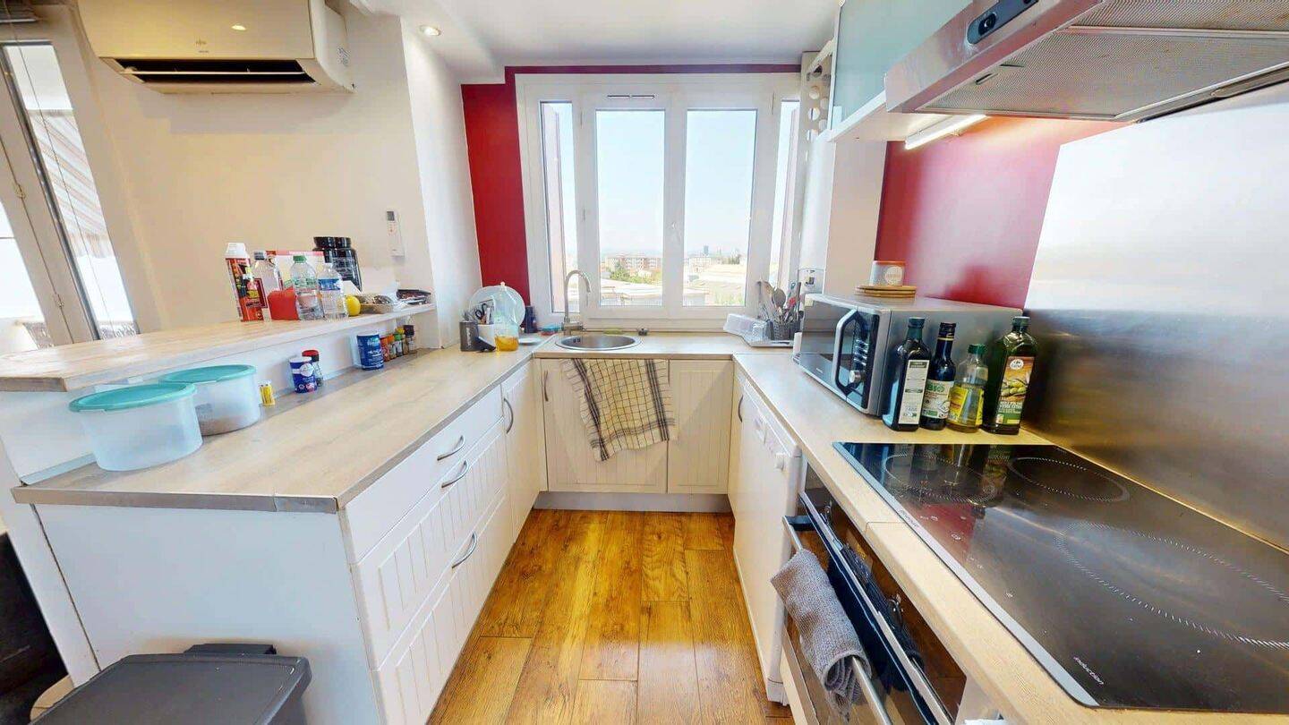 Room in Rue Séverine, Villeurbanne for 75 m² with 4 bedrooms - C — 9