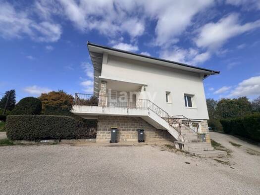 Appartement à louer 737 € 3 pièces 2 chambres 52,7 m² Étage 2/2 Grandfontaine 25320