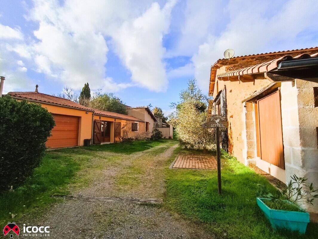 Maison à vendre, 477m², MAREUIL SUR LAY DISSAIS