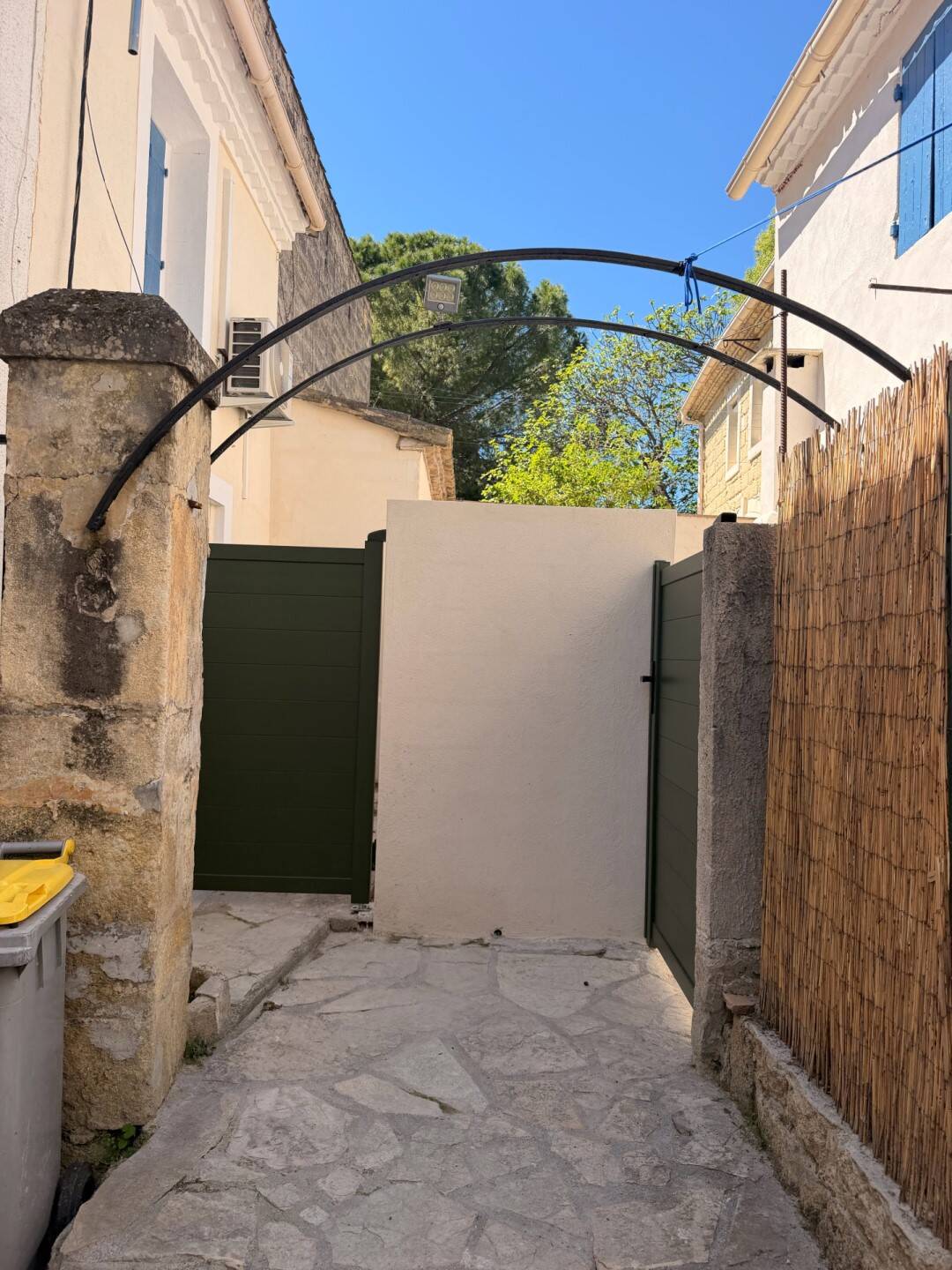 Maison à louer, 25m², GALLARGUES LE MONTUEUX