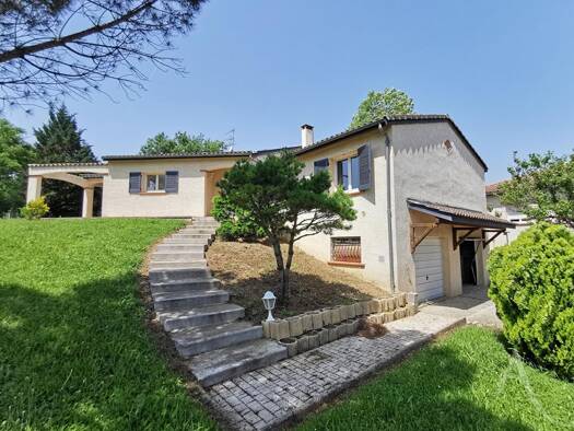 Maison à louer 1 600 € 5 pièces 3 chambres 122 m² 1 030 m² de terrain Est Saint-Jean 31240