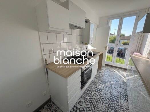 Appartement à vendre 181 793 € 6 pièces 3 chambres 78,2 m² RDC Casse Aux Pretres Rochefort 17300